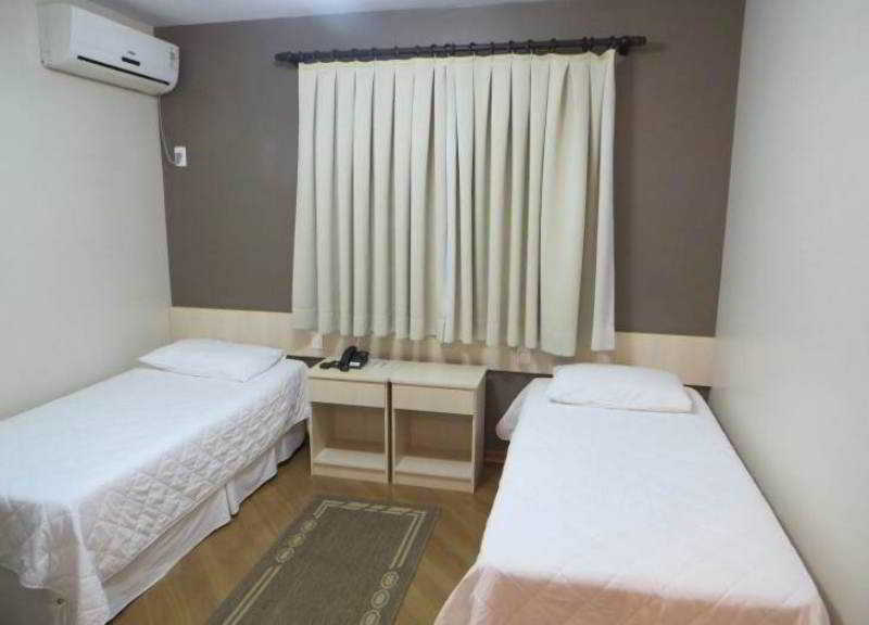 Hotel Abib Irati  Buitenkant foto